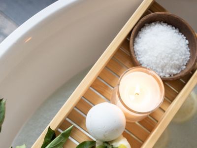 Ομορφιά για μαμάδες: Σπιτικά καλλυντικά με βάση το αλάτι – Πέντε συνταγές
