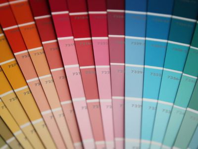 Τι δείχνει το χρώμα των ούρων για την υγεία σας (εικόνες)