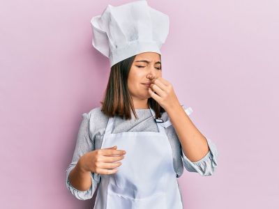 Τρόποι για να διώξετε τις μυρωδιές μαγειρέματος από την κουζίνα
