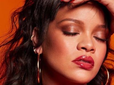 Τα lip gloss… είναι hot τάση! 10 για να διαλέξεις