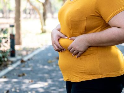 Επίμονο λίπος στην κοιλιά: Σημάδια ότι φταίνε οι ορμόνες σας (εικόνες)