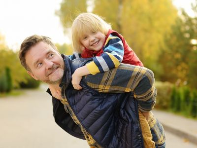 Οκτώ χαρακτηριστικά που κληρονομούν τα παιδιά από τον μπαμπά τους