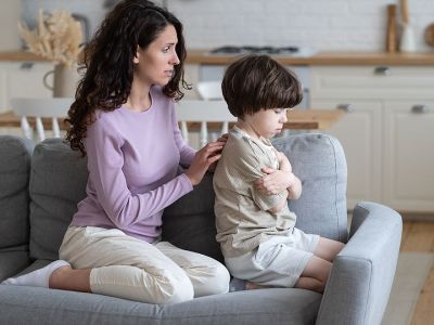 Οι μικρές ενοχές της νέας μαμάς και πώς να τις χειριστεί