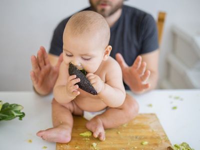 Baby led weaning: Πώς θα φάνε τα μωρά το αβοκάντο ανά ηλικία