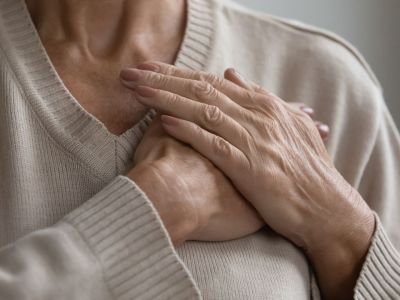 Παγκόσμια Ημέρα Εμμηνόπαυσης: Οι 5 παράγοντες που αυξάνουν τον κίνδυνο καρδιαγγειακών (εικόνες)