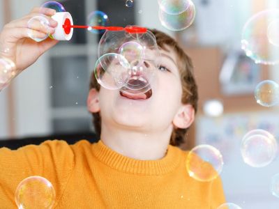 Διασκεδαστικά πειράματα με σαπούνι για μικρά και μεγάλα παιδιά (vid)