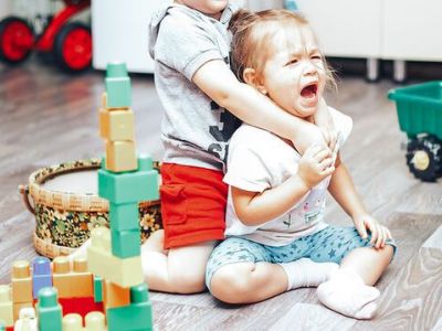 Πρέπει να πιέζετε το παιδί να μοιράζεται τα παιχνίδια του;