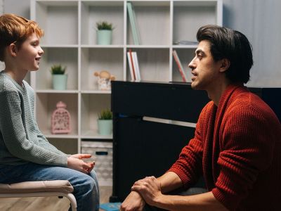 Πώς να κάνετε ουσιαστικές συζητήσεις με τα παιδιά σας