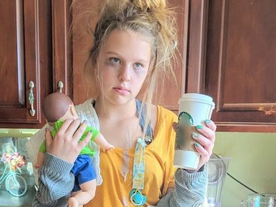 13χρονη έφηβη με οκτώ αδέρφια έγινε viral με αυτή τη φωτογραφία