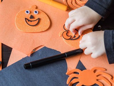 Χειροτεχνίες για παιδιά: Φτιάξτε Halloween κάρτες (vid)