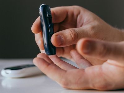 Έλεγχος γλυκόζης αίματος: Ποιες επιπλοκές προλαμβάνει (εικόνες)