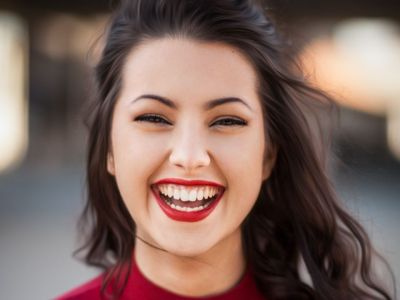 Αν θέλεις αστραφτερό χαμόγελο, σταμάτα αυτές τις 7 κακές συνήθειες