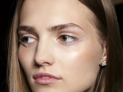 Υγρό, κρεμώδες, powder highlighter: Πώς θα τα χρησιμοποιήσεις σωστά