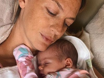 «Επιλέγω να δω τον εαυτό μου μέσα από τα μάτια της νεογέννητης κόρης μου»