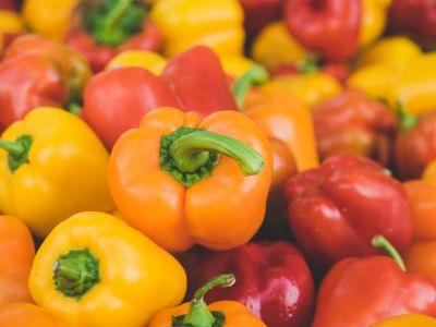 Xρωματιστές πιπεριές: Δες τα οφέλη τους στο δέρμα σου