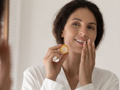 Ομορφιά για μαμάδες: Tips για ζουμερά και ενυδατωμένα χείλη