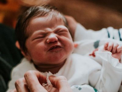 Νεογνικά αντανακλαστικά: Ποια είναι και πότε σταματάνε