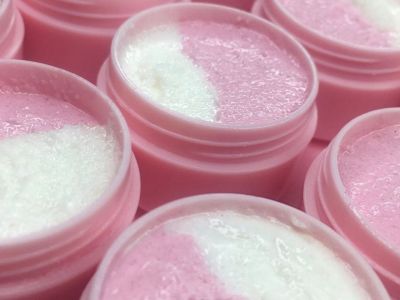 6 DIY lip scrubs για βελούδινα χείλη
