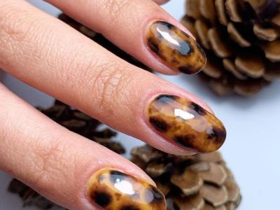 #TortoiseshellNails: 10 nail art που θυμίζουν ταρταρούγα
