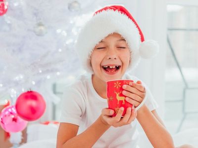 Χριστουγεννιάτικο υγιεινό smoothie με τρία χρώματα για παιδιά