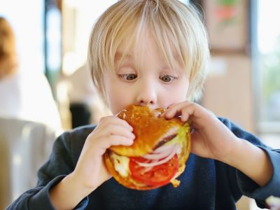 Αυξημένη χοληστερόλη στα παιδιά: Αίτια, διάγνωση και αντιμετώπιση (εικόνες)