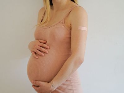 ASRM: Δεν επηρεάζει τη γονιμότητα ο εμβολιασμός κατά του COVID-19