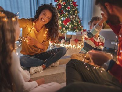 Γιατί η πιο υπέροχη εποχή του χρόνου είναι η πιο αγχωτική περίοδος για τις μαμάδες;