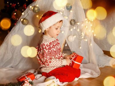 Πώς να προετοιμάσετε τα παιδιά ότι θα πάρουν λιγότερα δώρα φέτος