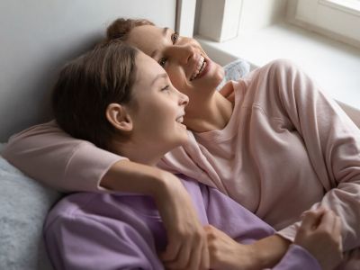 Πέντε φράσεις που έχουν ανάγκη να ακούνε οι έφηβοι από τους γονείς τους