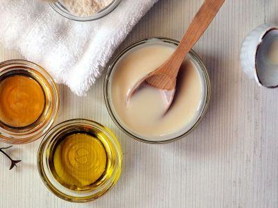 Ομορφιά για μαμάδες: Σπιτικά καλλυντικά με μέλι - Τρεις συνταγές