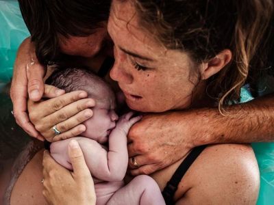 Η συγκίνηση των νέων γονιών όταν βλέπουν για πρώτη φορά το μωρό τους