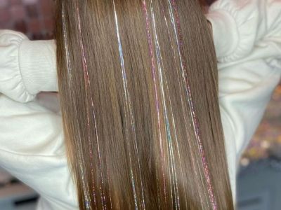 Tinsel hair! Η μεγαλύτερη τάση των Χριστουγέννων στα μαλλιά