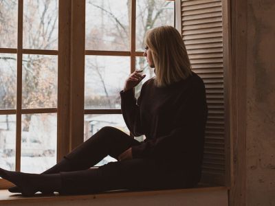 Χειμωνιάτικη κατάθλιψη: Γιατί επηρεάζει τις γυναίκες - Ποια είναι τα συμπτώματα (εικόνες)