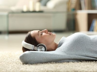 Πώς η μουσική μπορεί να επηρεάσει τη συμπεριφορά των εφήβων