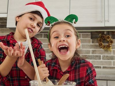 Πόσους κουραμπιέδες και μελομακάρονα κάνει να φάει ένα παιδί;