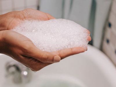 Γιατί δεν πρέπει να χρησιμοποιείς το σαμπουάν μετά την ημερομηνία λήξης του