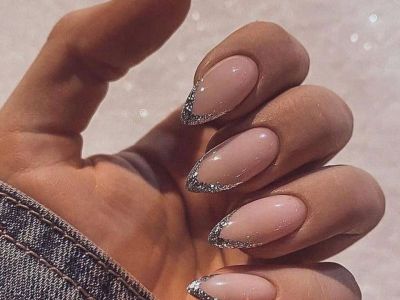 10 glam βερνίκια νυχιών για να υποδεχτείς το 2022 με λάμψη