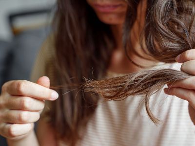 Tips για μαμάδες: Επτά λάθη που κάνεις στη φροντίδα των μαλλιών σου