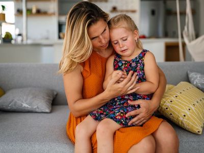 Πώς ηρεμούμε ένα νήπιο που δαγκώνει και χτυπάει