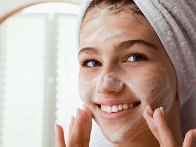 Εφηβεία: Είναι φυσιολογικό να έχουν ρυτίδες οι έφηβοι;