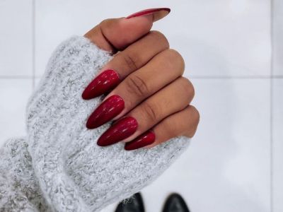 Τα #RedOmbre νύχια είναι η πιο μεγάλη τάση του χειμώνα - 10 μανικιούρ για να τα δοκιμάσεις