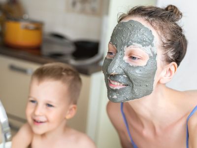Εύκολες σπιτικές μάσκες ομορφιάς για κουρασμένες μαμάδες
