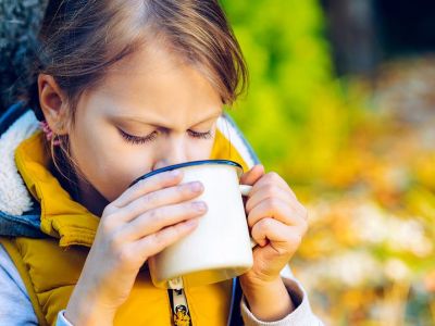 Υγιεινό ζεστό κακάο με κουρκουμά για μικρά και μεγάλα παιδιά