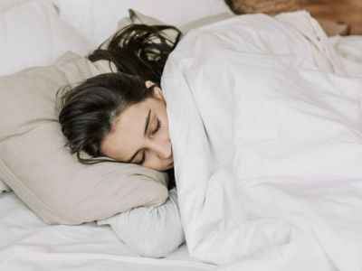 Αναπνέεις από το στόμα στον ύπνο; Ο κίνδυνος και πώς θα το διορθώσεις