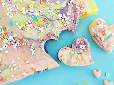 Πολύχρωμο Fudge (Φατζ) με τρία υλικά που θα ξετρελάνει τα παιδιά