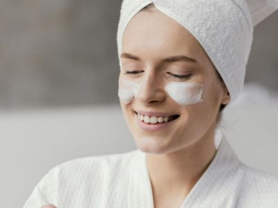 Γάλα γαϊδούρας VS κατσικίσιο γάλα: Ποια είναι τα οφέλη τους στην επιδερμίδα;