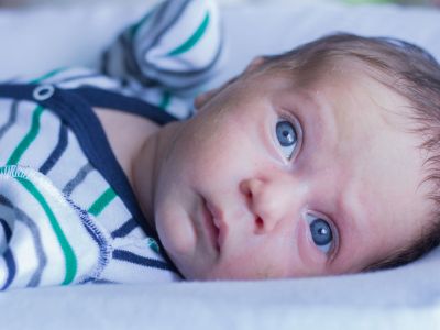 Πώς και γιατί αλλάζουν χρώμα τα μάτια του μωρού;