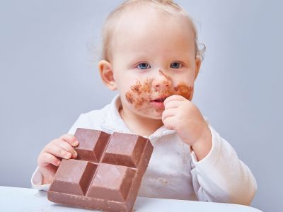 Από ποια ηλικία το μωρό μπορεί να φάει σοκολάτα;