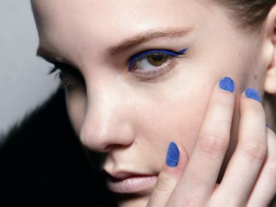 10 μπλε μολύβια ματιών για να κάνεις τα πιο ξεχωριστά μακιγιάζ