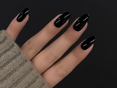 10 μαύρα nail art για να πάρεις ιδέες για το επόμενο μανικιούρ σου
